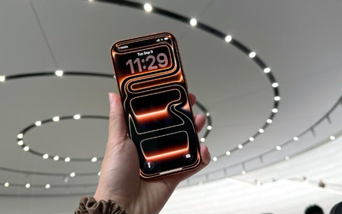 Dù pin nhỏ hơn nhiều, iPhone 17 Pro Max vẫn bám sát Xiaomi 17 Pro Max đến phút cuối – chỉ chịu thua 5 phút trong bài test thực tế (Ảnh: Internet) Dù pin nhỏ hơn nhiều, iPhone 17 Pro Max vẫn bám sát Xiaomi 17 Pro Max đến phút cuối – chỉ chịu thua 5 phút trong bài test thực tế (Ảnh: Internet)