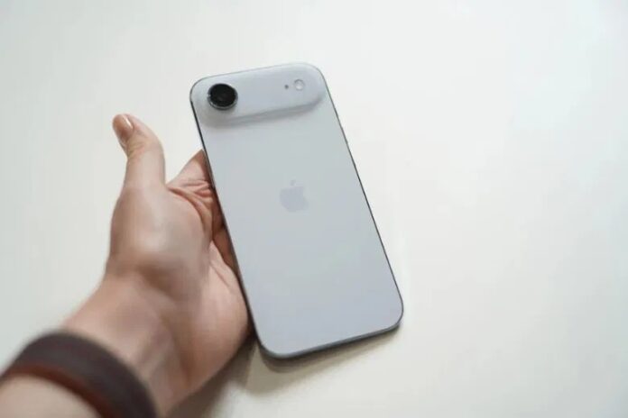 Công nghệ pin silicon được Huawei kỳ vọng sẽ giải quyết bài toán dung lượng pin trên smartphone siêu mỏng (Ảnh: Internet) Công nghệ pin silicon được Huawei kỳ vọng sẽ giải quyết bài toán dung lượng pin trên smartphone siêu mỏng (Ảnh: Internet)