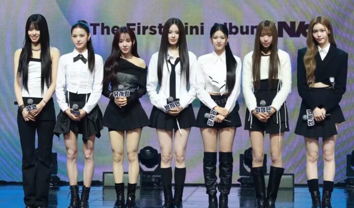 Izna là nhóm nhạc nữ được thành lập từ chương trình “I-Land 2: N/α” (2024). Dù nhóm trực thuộc công ty quản lý WakeOne, phần định hướng âm nhạc do THEBLACKLABEL đảm nhiệm, với Teddy Park giữ vai trò giám đốc sản xuất (Ảnh: Internet)