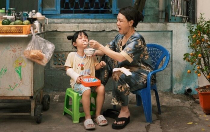 Mỗi câu hát "Bà Yêu Con" đều gợi hình ảnh thân quen ngày bé