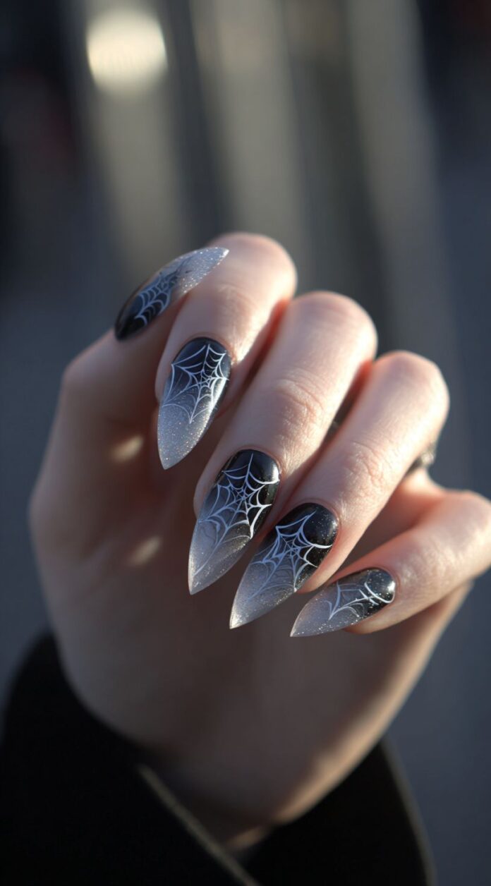 Mẫu nail Halloween đẹp "sang chảnh" quyến rũ (Ảnh: Internet)