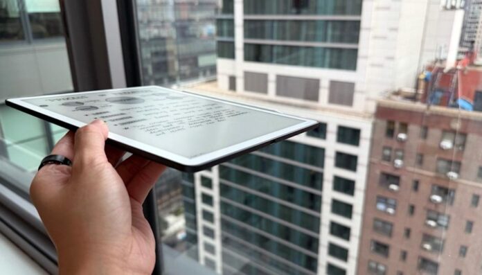 Máy tính bảng Kindle Scribe 3 của Amazon (Ảnh: Internet)