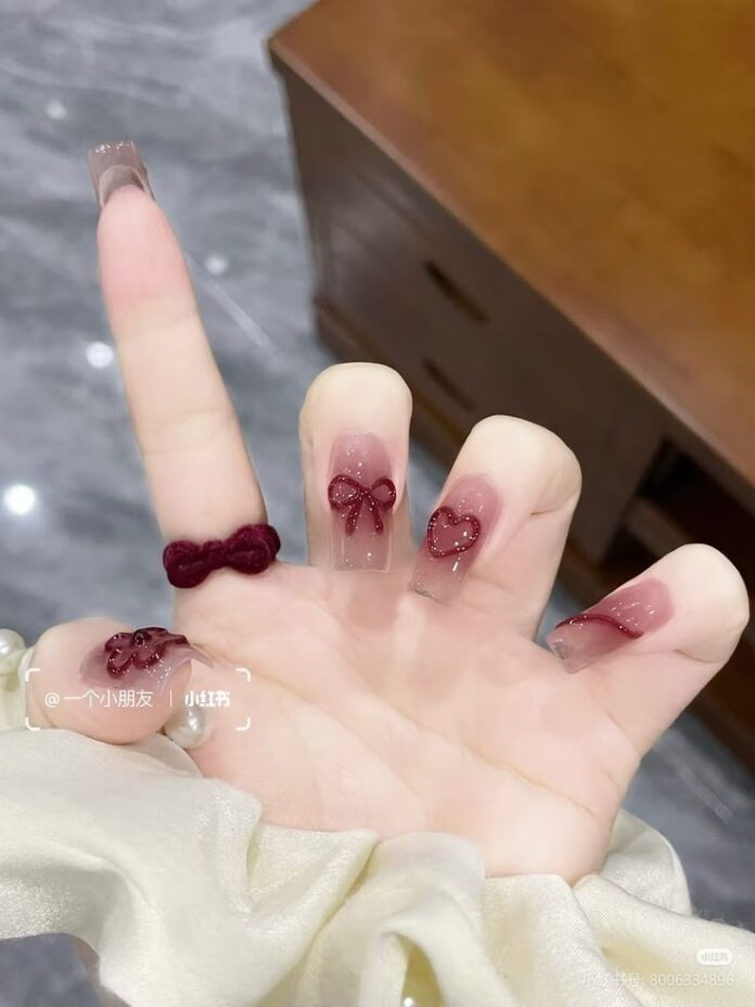 Nail cô dâu tone đỏ thạch