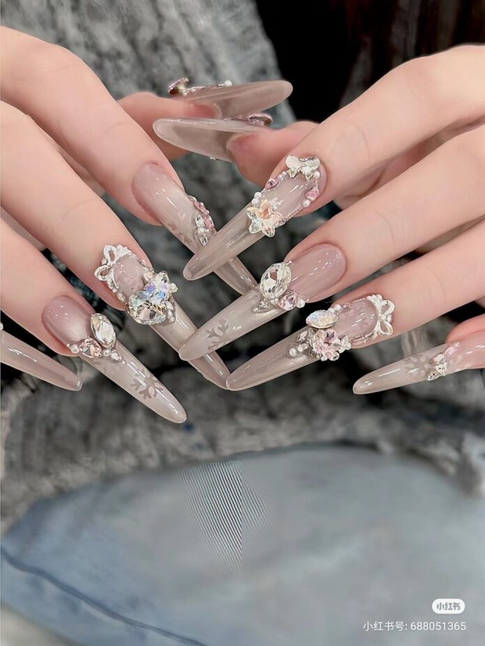 Đá khối lớn và đá hình trái tim