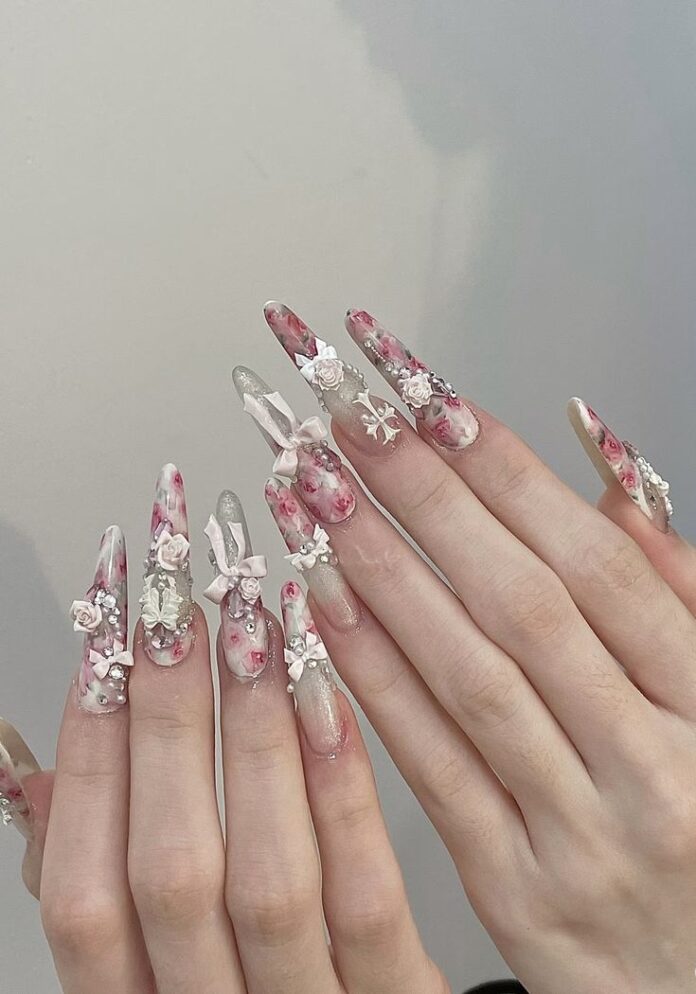 Hoa hồng nổi và nơ