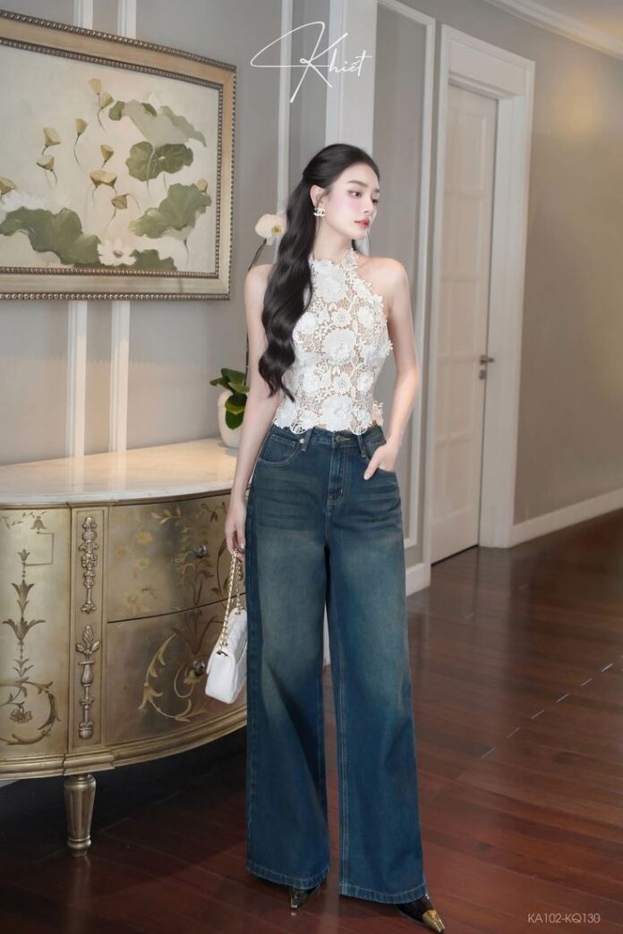 Áo cổ yếm cùng quần suông