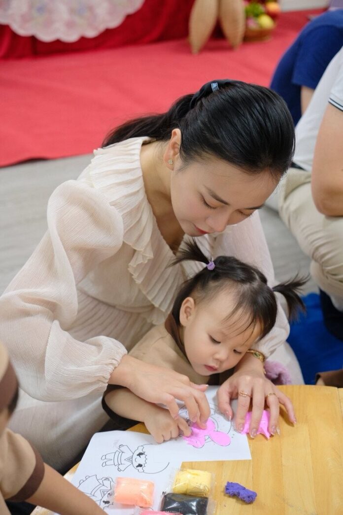 Phương Oanh cũng được ví như "chị Hằng" ở ngoài đời thật . (Nguồn: Internet)