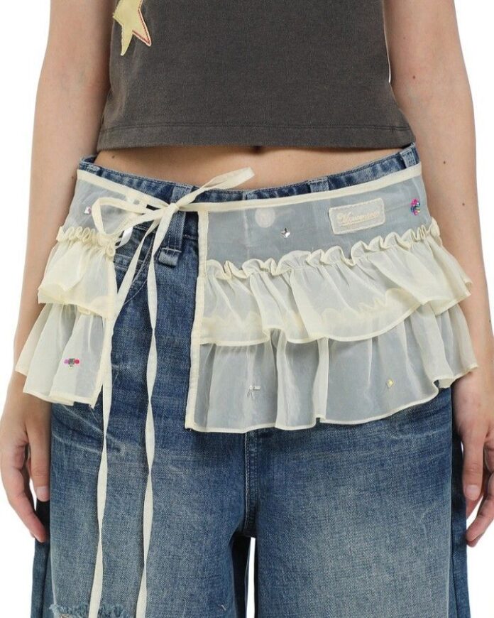 Sự trở lại mạnh mẽ của quần liền váy