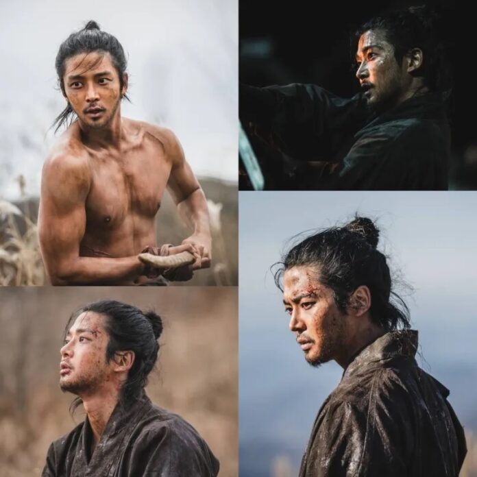 Rowoon được giới chuyên môn đánh giá cao nhờ phong cách diễn xuất tinh tế, tiết chế nhưng giàu cảm xúc. Anh có khả năng biến hóa đa dạng, từ những vai diễn lãng mạn nhẹ nhàng đến nhân vật nội tâm phức tạp (Ảnh: Internet)