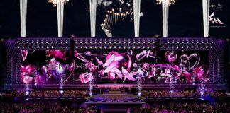 Sân khấu Em Xinh Say Hi được đầu tư hoành tráng.