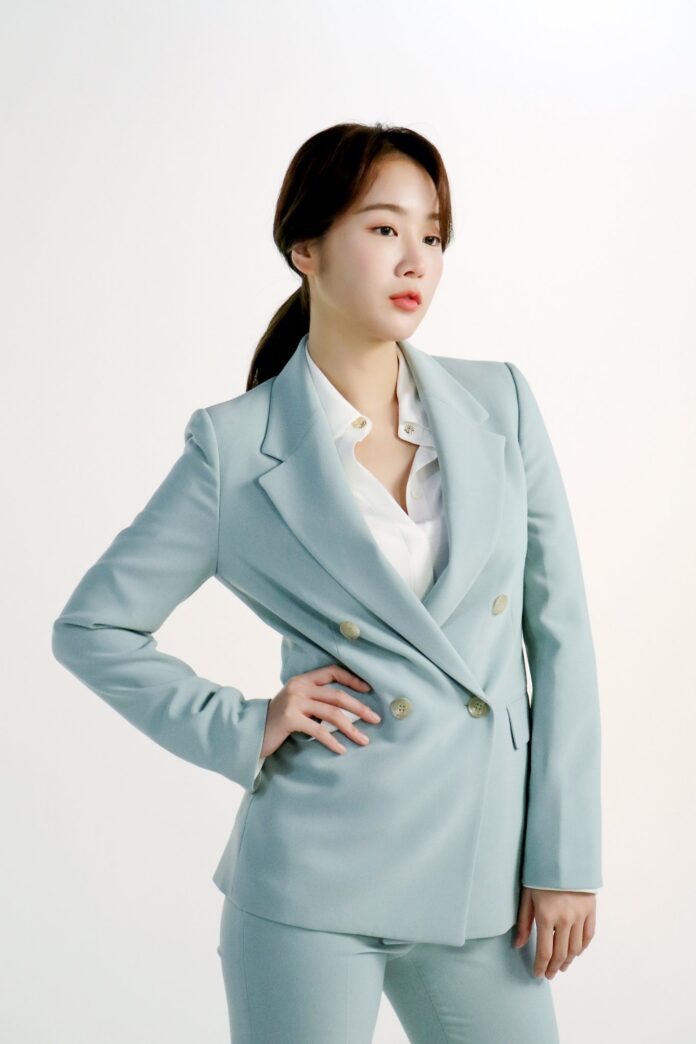 Cộng đồng mạng vẫn chia thành hai phía sau lời đính chính của Soyou (Ảnh: Internet)