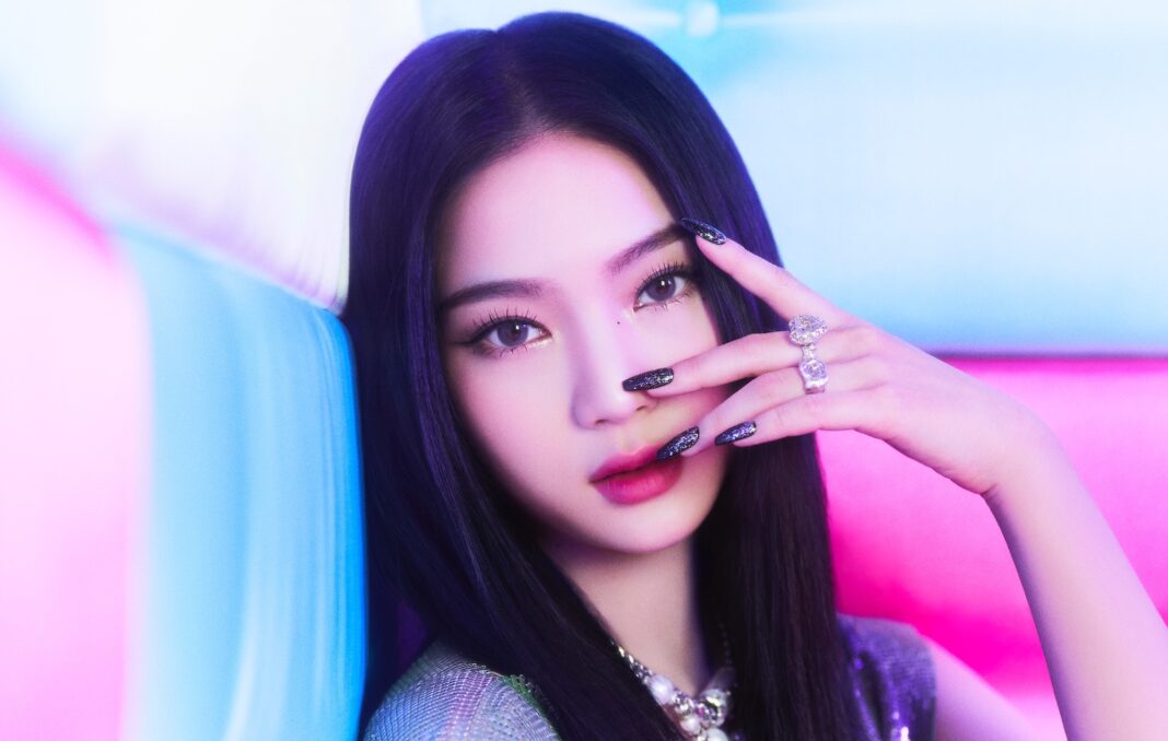 Isa, tên thật là Lee Chaeyoung (sinh năm 2002), đảm nhận vai trò main vocalist của nhóm STAYC – nhóm nữ 6 thành viên ra mắt năm 2020 dưới trướng High Up Entertainment (Ảnh: Internet) Isa, tên thật là Lee Chaeyoung (sinh năm 2002), đảm nhận vai trò main vocalist của nhóm STAYC – nhóm nữ 6 thành viên ra mắt năm 2020 dưới trướng High Up Entertainment (Ảnh: Internet)