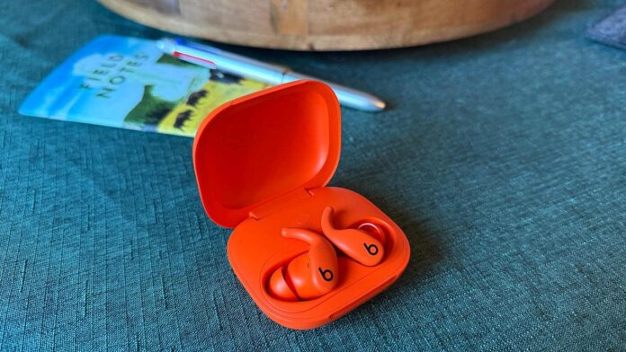 Tai nghe Beats Powerbeats Fit (Ảnh: Internet) Tai nghe Beats Powerbeats Fit (Ảnh: Internet)