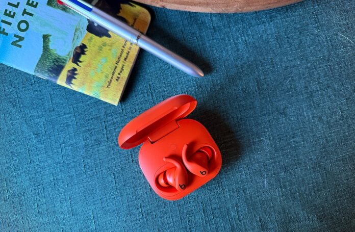 Tai nghe Beats Powerbeats Fit (Ảnh: Internet) Tai nghe Beats Powerbeats Fit (Ảnh: Internet)