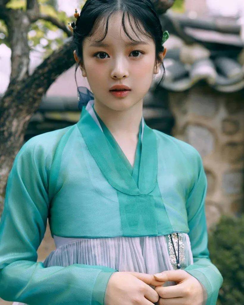 Hanni (NewJeans) là thành viên đã vắng mặt trong cuộc họp với CEO Adore do đến Nam Cực: Sẽ có cuộc họp riêng!