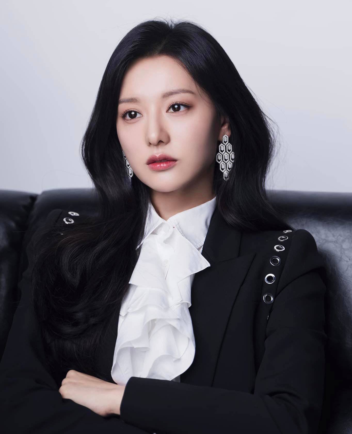 Kim Ji-won thủ vai