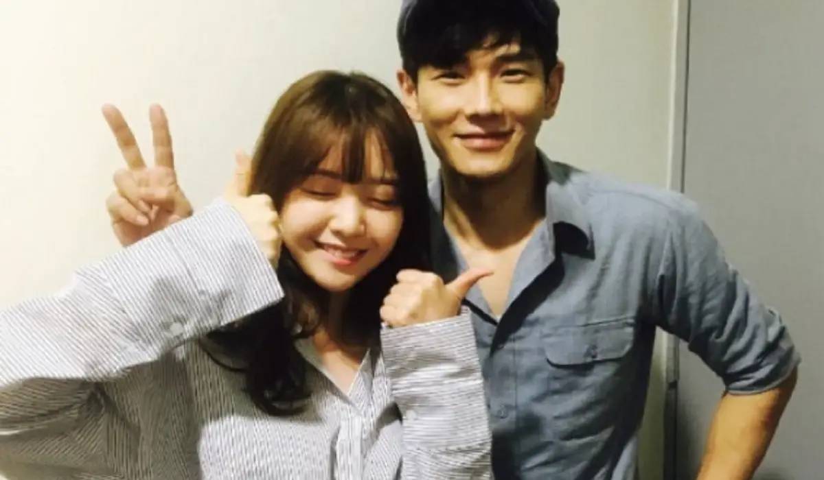 Chuyện tình của On Joo-wan và Minah bắt đầu từ năm 2016