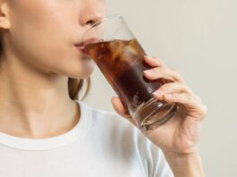 Uống soda ăn kiêng có làm tăng lượng đường trong máu không? Soda ăn kiêng