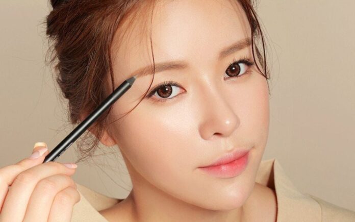 Vẽ lông mày quá dài