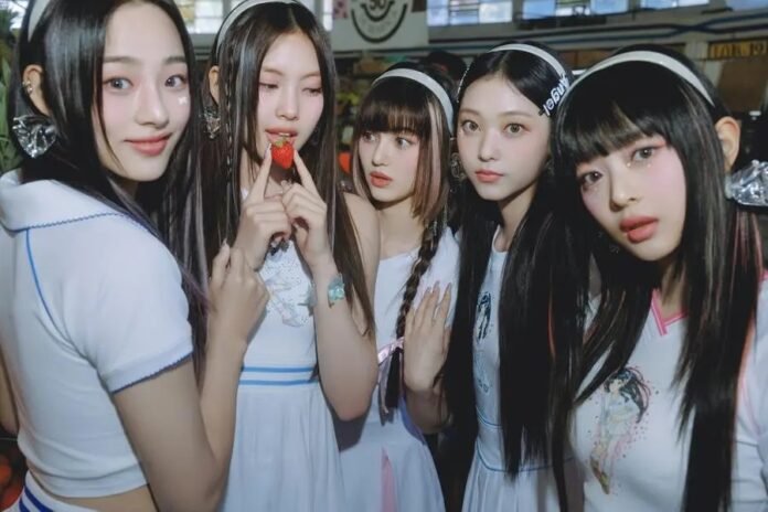 NewJeans là mục tiêu của nhiều bài đăng ác ý, từ tin giả đến xâm phạm đời tư và lời lẽ xúc phạm, khiến công ty phải triển khai các biện pháp pháp lý nghiêm ngặt để bảo vệ quyền lợi của nhóm (Ảnh: Internet)