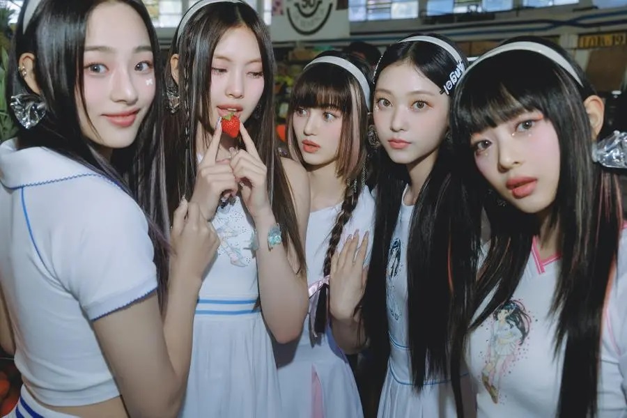 NewJeans là mục tiêu của nhiều bài đăng ác ý, từ tin giả đến xâm phạm đời tư và lời lẽ xúc phạm, khiến công ty phải triển khai các biện pháp pháp lý nghiêm ngặt để bảo vệ quyền lợi của nhóm (Ảnh: Internet)