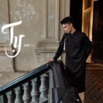 Gợi ý 7 brand áo dài nam cho các anh chàng mê phong cách truyền thống