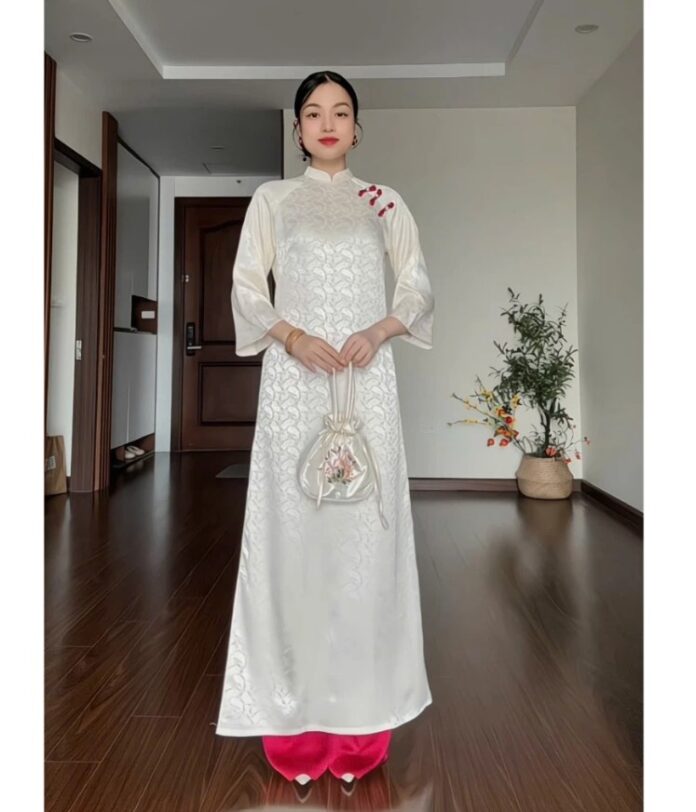 Áo dài cách tân Bạch Ngọc dáng suông Áo dài cách tân Bạch Ngọc dáng suông
