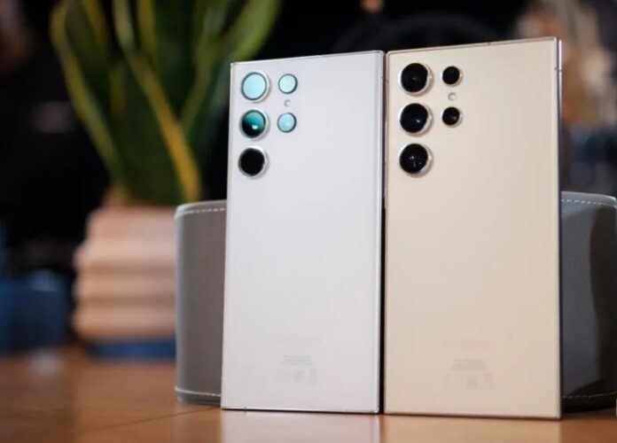 Mặt sau của điện thoại Galaxy S24 Ultra và Galaxy S23 Ultra (Ảnh: Internet) Mặt sau của điện thoại Galaxy S24 Ultra và Galaxy S23 Ultra (Ảnh: Internet)