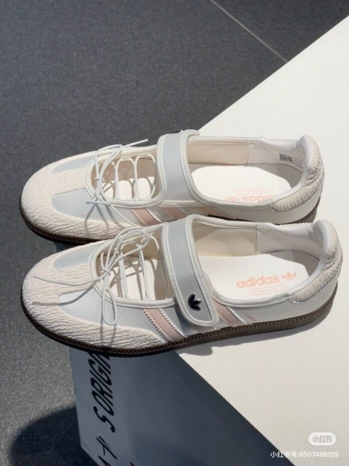 giày thể thao quai ngang