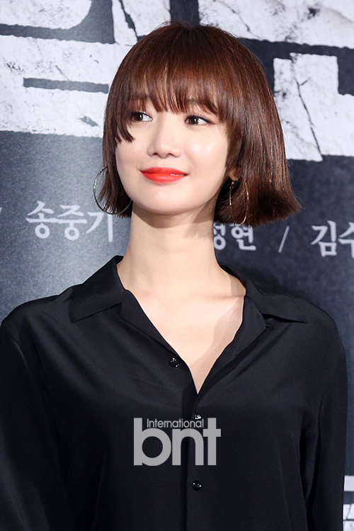 Dù không có nhiều dự án phim trong thời gian gần đây, Go Jun-hee tích cực tương tác với người hâm mộ qua kênh YouTube cá nhân (Ảnh: Internet)