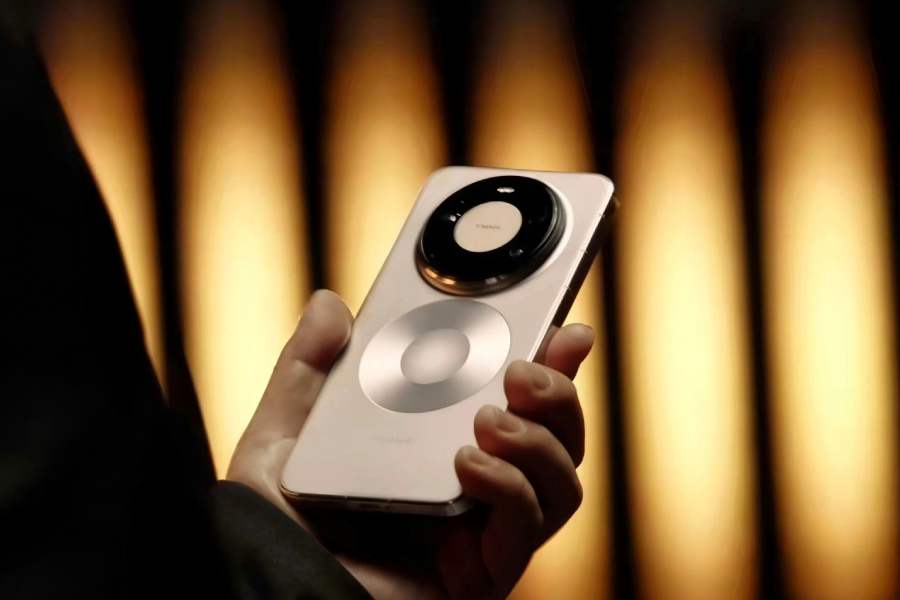 Huawei Mate 80 Series với thiết kế vô cực ở mặt lưng (Ảnh: Internet)