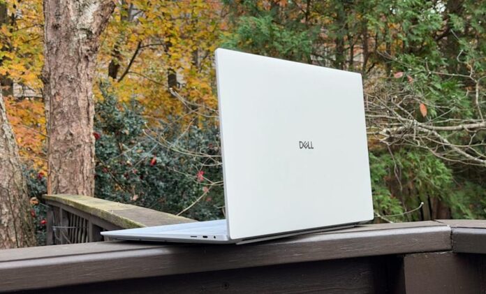 Laptop Dell 16 Premium nhìn từ phía sau (Ảnh: Internet)
