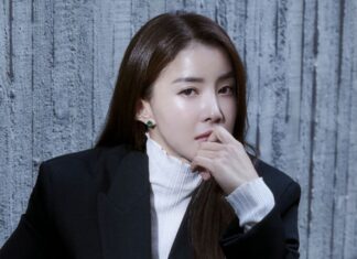 Diễn viên Lee Si-young hạ sinh con gái sau khi ly hôn Diễn viên Lee Si-young hạ sinh con gái sau khi ly hôn (Ảnh: Internet)