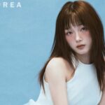 Jo Hee Soo – nhân vật của Lee là một tác giả sách thiếu nhi từng đầy triển vọng nhưng rơi vào tuyệt vọng vì bạo lực gia đình. Bộ phim theo chân cô trong hành trình đấu tranh đầy căng thẳng để thoát khỏi bạo lực và tìm lại chính mình (Ảnh: Internet)