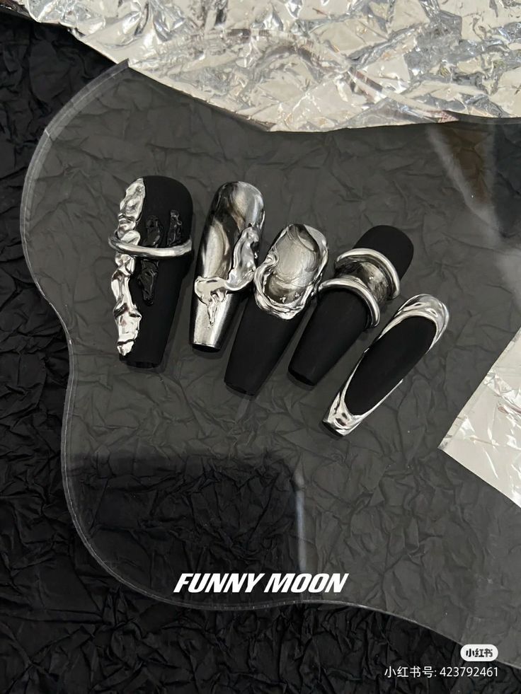 Nền đen họa tiết nổi