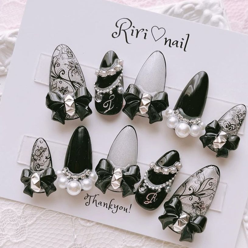 Đính nơ và ngọc trai