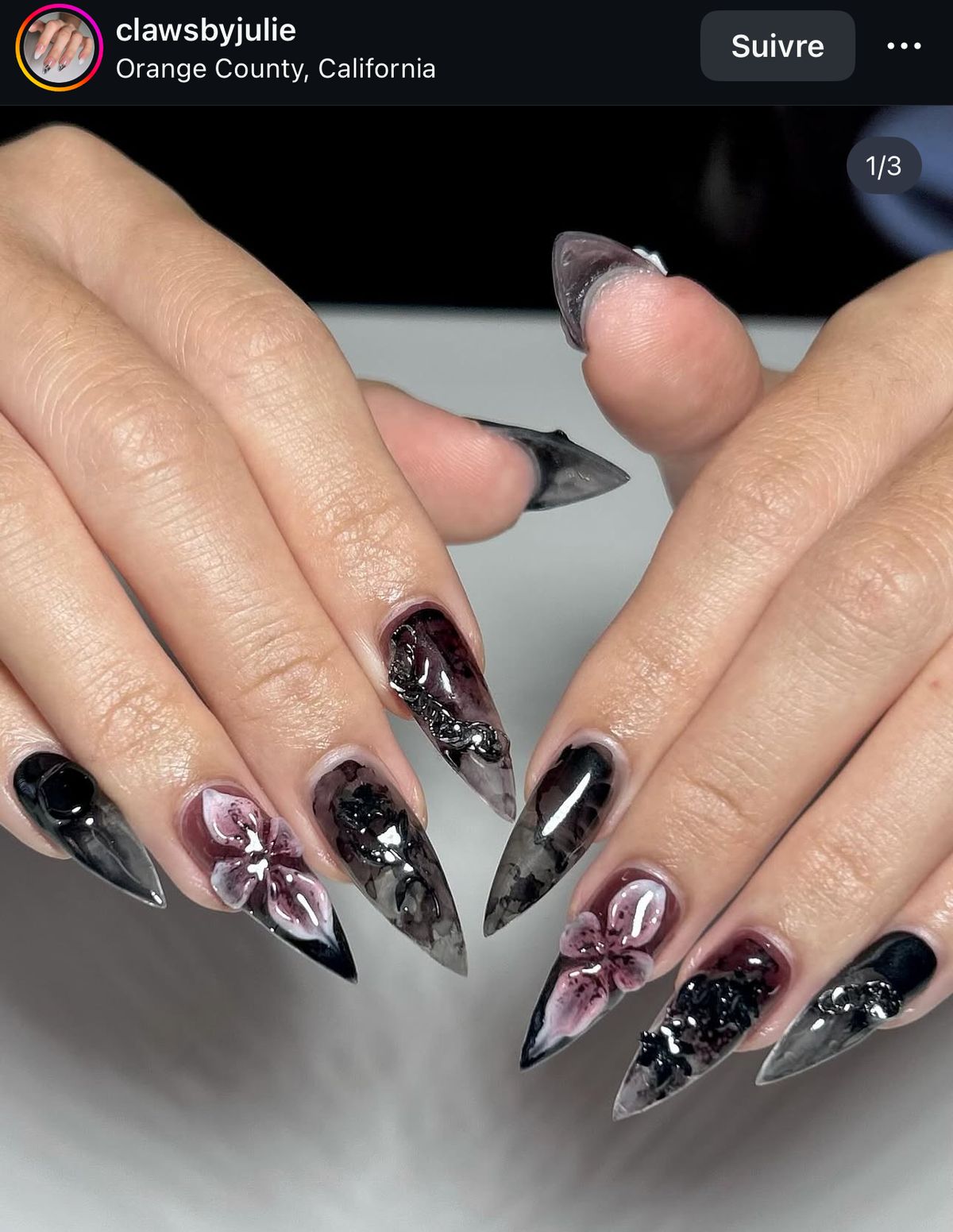 Nail đen kết hợp hoa nổi