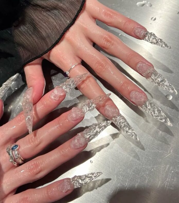 Nail trong suốt hiệu ứng nước