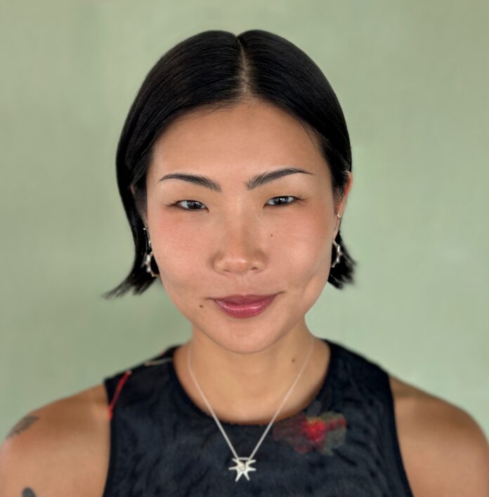 May Hong là nữ diễn viên kiêm người mẫu gốc Hàn-Mỹ, sinh ra tại New York. Cô được biết đến với vẻ đẹp cá tính và khả năng hóa thân linh hoạt trong nhiều thể loại phim độc lập. Trước “Perfect Girl”, May từng xuất hiện trong series High Maintenance (HBO) và New Amsterdam (NBC) (Ảnh: Internet)