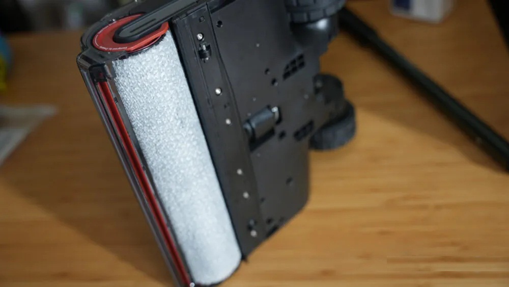 Mặt dưới của Dreame H15 Pro CarpetFlex (Ảnh: Internet)