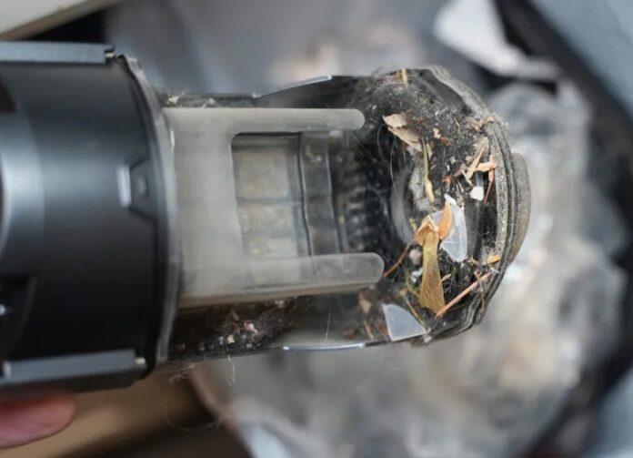 Bụi đã được hút bởi máy H15 Pro CarpetFlex (Ảnh: Internet) Bụi đã được hút bởi máy H15 Pro CarpetFlex (Ảnh: Internet)