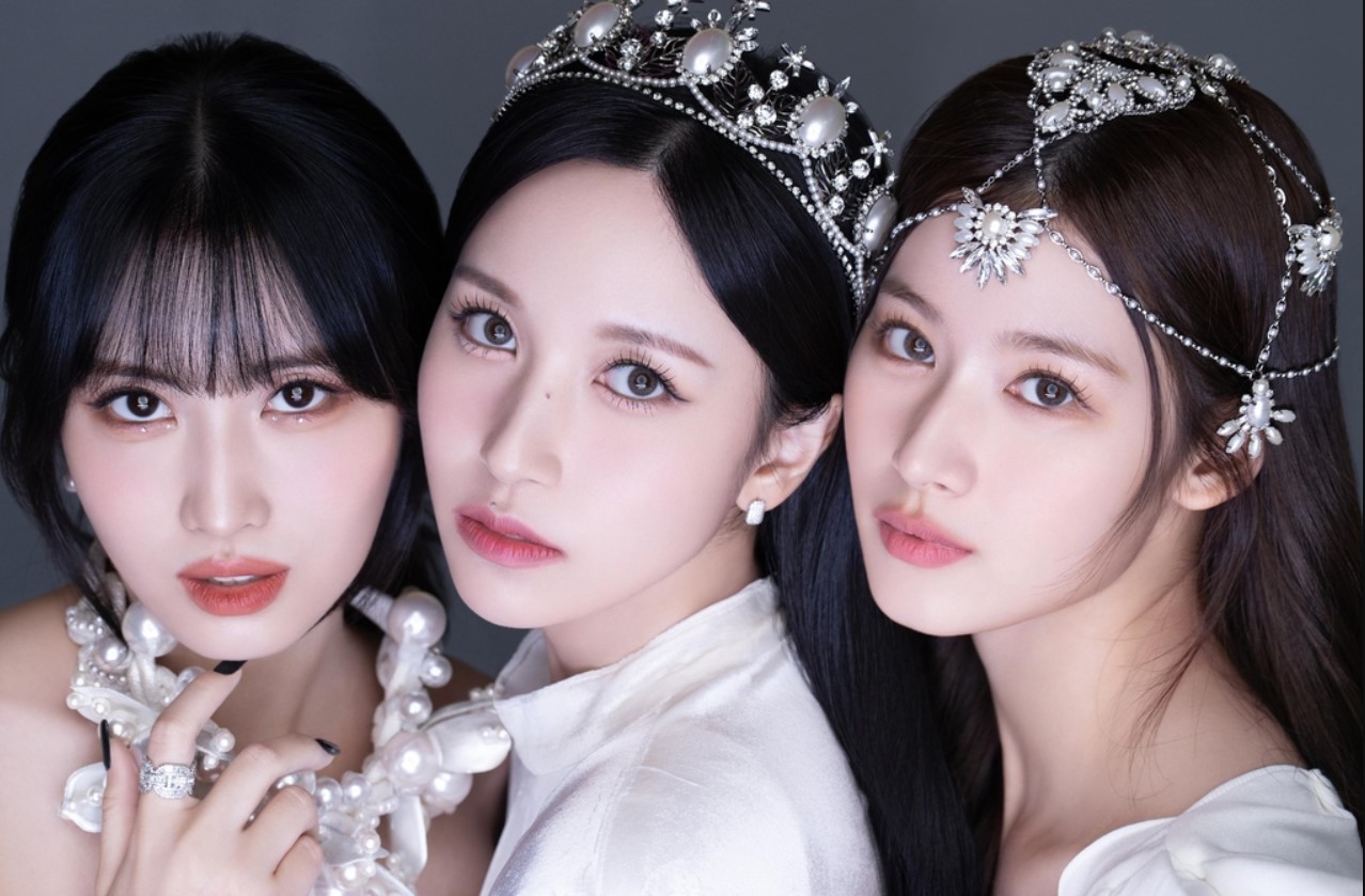 Ba thành viên Momo, Sana, Mina chuẩn bị oanh tạc BXH âm nhạc tại Hàn Quốc và Nhật Bản (Ảnh: Internet)