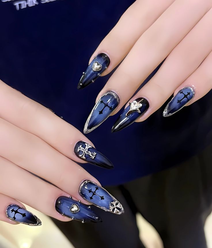 Lưu ý chọn màu nail xanh dương