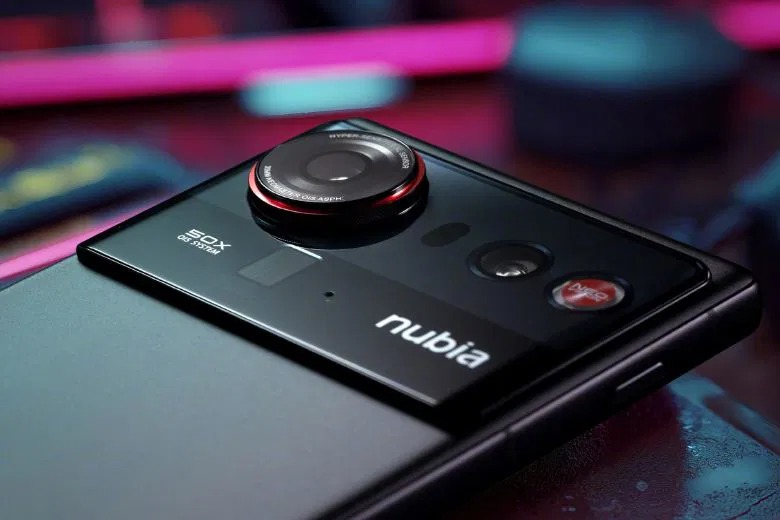 Nubia Z80 Ultra chạy MyOS với trợ lý Gemini AI, hỗ trợ tìm kiếm thông minh, chỉnh sửa ảnh bằng AI và nhiều tiện ích hiện đại trong thiết kế chống nước chuẩn IP68/IP69 (Ảnh: Internet)