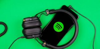 Spotify điều chỉnh tính năng trộn bài ngẫu nhiên và thử nghiệm tính năng tóm tắt sách nói (Ảnh: Internet)