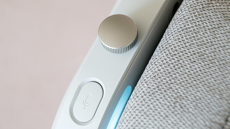 Cận cảnh nút xoay âm lượng của tai nghe Scape (Ảnh: Internet)