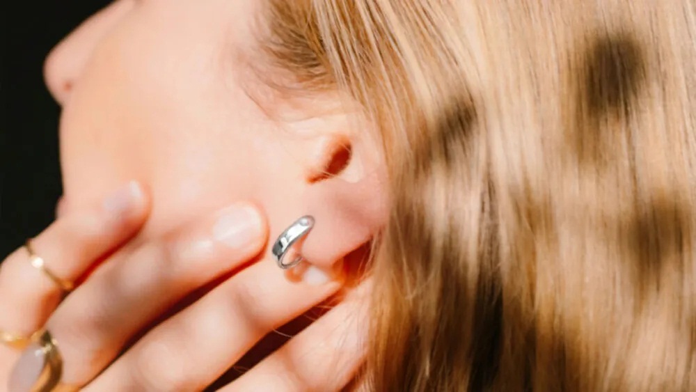 Khuyên tai Lumia 2 ra mắt với khả năng theo dõi sức khỏe người dùng tương tự nhẫn thông minh