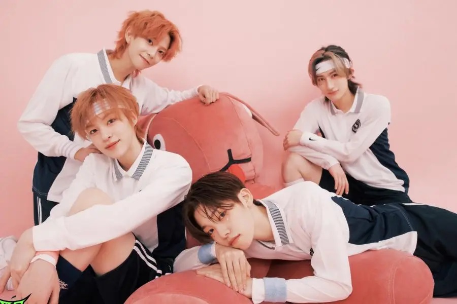 TOZ là nhóm nhạc nam gồm Anthonny, Hart, Yuto và Takuto, từng xuất hiện trên show sống còn “Boys Planet” và ra mắt chuyên nghiệp vào ngày 2/5/2024 với mini album “TO my new friends. Nhóm TOZ nhanh chóng gây ấn tượng với người hâm mộ nhờ khả năng vũ đạo điêu luyện và chất giọng đồng đều, mang đến hình ảnh trẻ trung và năng động trên sân khấu K-pop (Ảnh: Internet) TOZ là nhóm nhạc nam gồm Anthonny, Hart, Yuto và Takuto, từng xuất hiện trên show sống còn “Boys Planet” và ra mắt chuyên nghiệp vào ngày 2/5/2024 với mini album “TO my new friends. Nhóm TOZ nhanh chóng gây ấn tượng với người hâm mộ nhờ khả năng vũ đạo điêu luyện và chất giọng đồng đều, mang đến hình ảnh trẻ trung và năng động trên sân khấu K-pop (Ảnh: Internet)