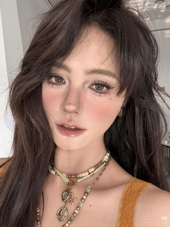 Trang điểm phong cách Douyin kiểu Bohochic