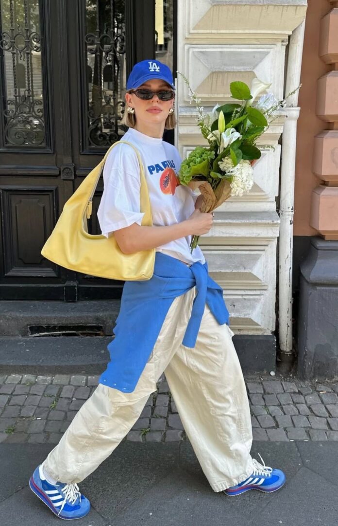 Buộc áo ngang lưng đã xuất hiện từ lâu